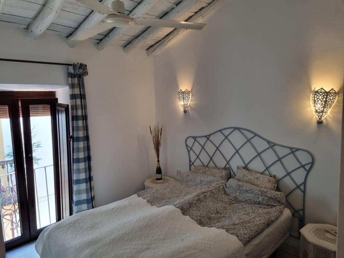 Appartement Town House With Roof Terrace - Old Town à Marbellac Extérieur photo
